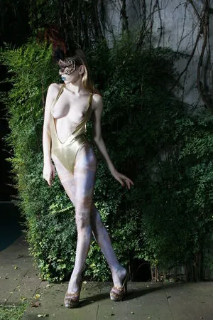 Gracie Hans Thumbnail Picture