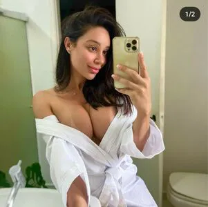 Grazielle Roche Thumbnail Picture