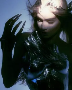 Grimes OnlyFans Leaked Free Thumbnail Picture - #6VJ2ivBA33