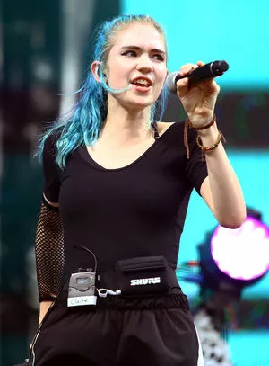 Grimes OnlyFans Leaked Free Thumbnail Picture - #8wY8k7S36v