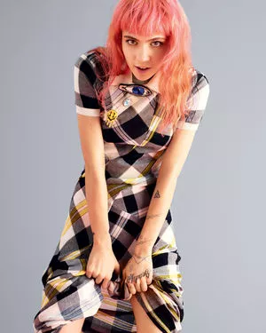 Grimes OnlyFans Leaked Free Thumbnail Picture - #B0KKQyFAXE