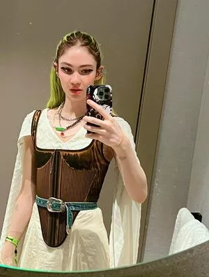 Grimes OnlyFans Leaked Free Thumbnail Picture - #aaC5NGiorn