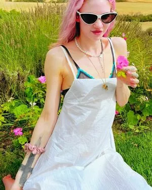 Grimes OnlyFans Leaked Free Thumbnail Picture - #r2kyWvpB85