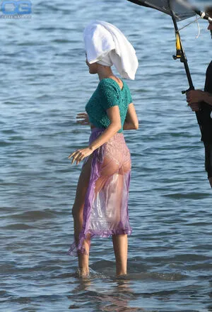 Hailey Bieber OnlyFans Leaked Free Thumbnail Picture - #1IFg2RYCdz