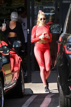 Hailey Bieber OnlyFans Leaked Free Thumbnail Picture - #5tASxArEE2