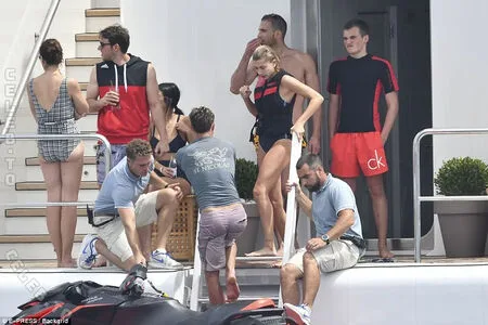 Hailey Bieber OnlyFans Leaked Free Thumbnail Picture - #LC4mLUbMEW