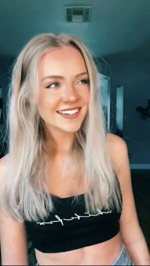 Hailey Malles OnlyFans Leaked Free Thumbnail Picture - #DkFCGDJjps