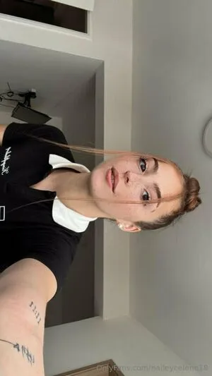Haileycelene18 OnlyFans Leaked Free Thumbnail Picture - #MDAY3moehf