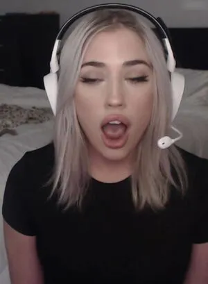 Hailsbee OnlyFans Leaked Free Thumbnail Picture - #owI4twarf3