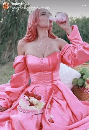 Halcybella OnlyFans Leaked Free Thumbnail Picture - #S6KM9AJbc3