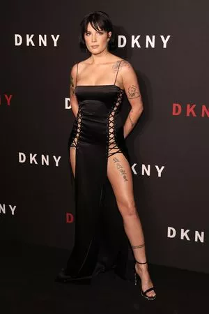 Halsey OnlyFans Leaked Free Thumbnail Picture - #1F40sC3RLX