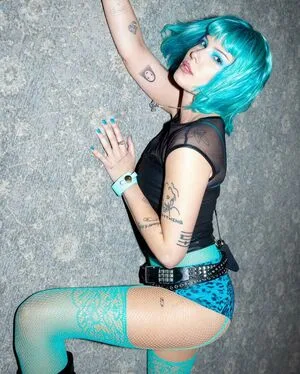 Halsey OnlyFans Leaked Free Thumbnail Picture - #1i4QDHtP8L