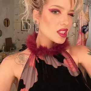 Halsey OnlyFans Leaked Free Thumbnail Picture - #2CeVW5FROs