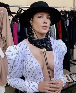 Halsey OnlyFans Leaked Free Thumbnail Picture - #7M3tE5pCs7