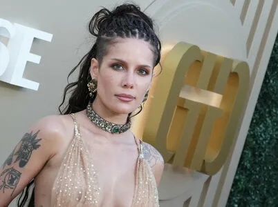Halsey OnlyFans Leaked Free Thumbnail Picture - #8cKAAlZjnA