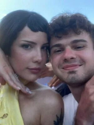 Halsey OnlyFans Leaked Free Thumbnail Picture - #BaKMeV0cos
