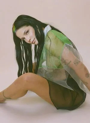 Halsey Thumbnail Picture