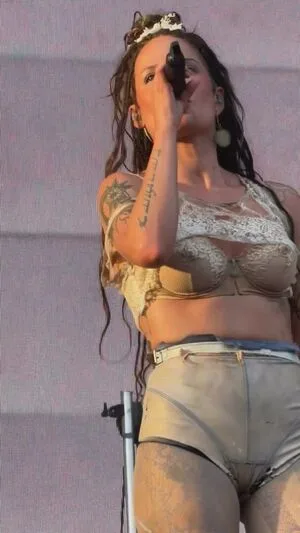 Halsey OnlyFans Leaked Free Thumbnail Picture - #QFdZxxpliZ
