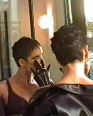 Halsey OnlyFans Leaked Free Thumbnail Picture - #RiuskkHrsg