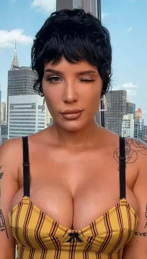Halsey OnlyFans Leaked Free Thumbnail Picture - #ShWLfHiEXO