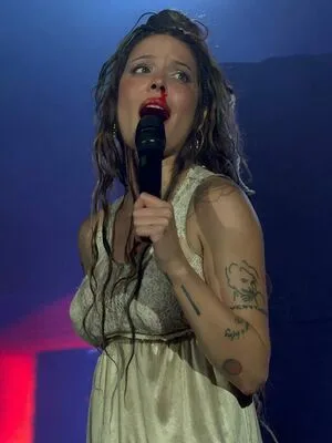Halsey OnlyFans Leaked Free Thumbnail Picture - #YCNJpuaLdd