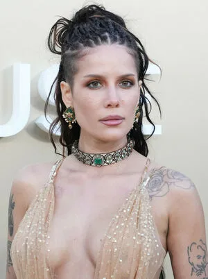 Halsey OnlyFans Leaked Free Thumbnail Picture - #ZoSCVDku6d