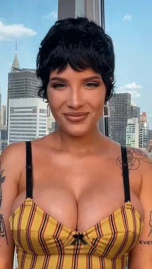 Halsey OnlyFans Leaked Free Thumbnail Picture - #cPUUrbiO2t