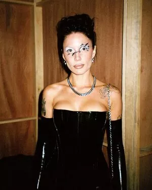 Halsey OnlyFans Leaked Free Thumbnail Picture - #coLU6LgXdd
