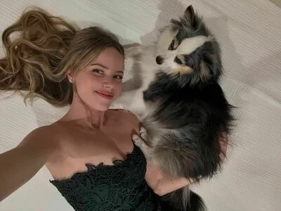 Halston Sage Thumbnail Picture
