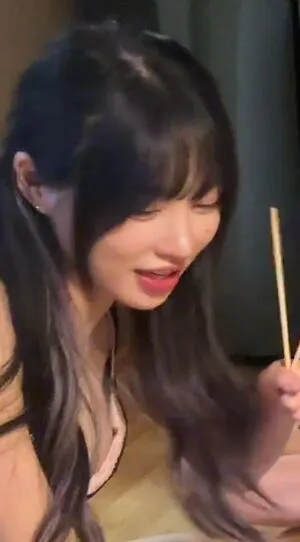 Han Kyung Thumbnail Picture