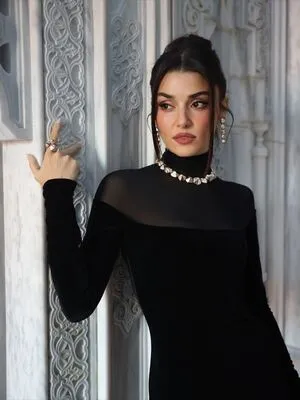 Hande Ercel OnlyFans Leaked Free Thumbnail Picture - #BIsnoGSfRf
