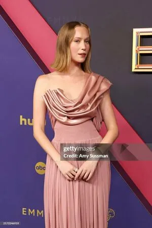 Hannah Einbinder OnlyFans Leaked Free Thumbnail Picture - #h5AY0056pV