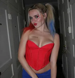 Hannah Mcnelly Thumbnail Picture