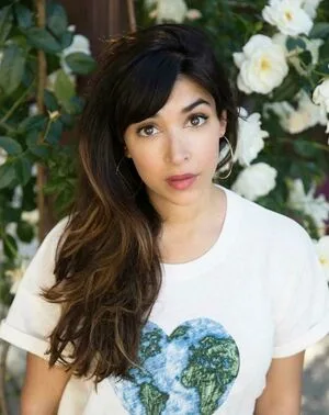Hannah Simone Thumbnail Picture