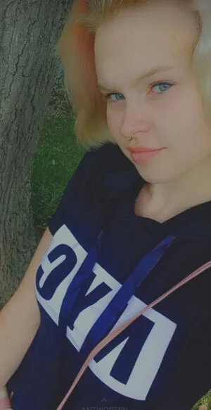 Happy Cindy Thumbnail Picture