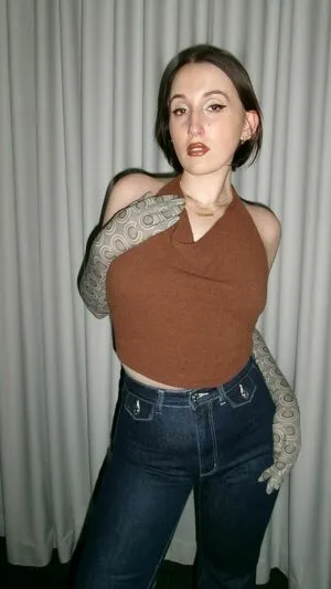 Harley Quinn Smith Thumbnail Picture