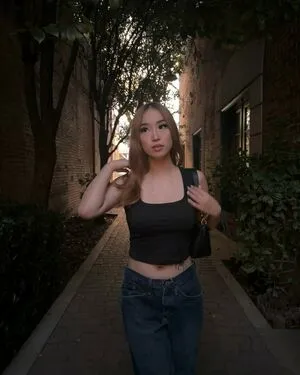 Harmonee Yang Thumbnail Picture