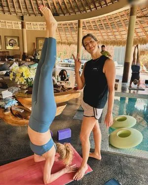 Heather Graham Thumbnail Picture