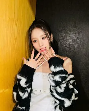 Heejin OnlyFans Leaked Free Thumbnail Picture - #oNPIbAumBT