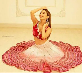 Heli Daruwala Thumbnail Picture