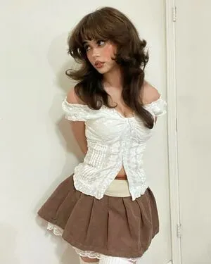 Hellbabyeve Thumbnail Picture