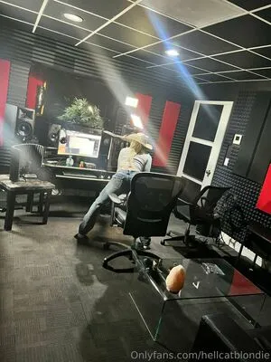 Hellcatblondie OnlyFans Leaked Free Thumbnail Picture - #lmSEBEBgQ7