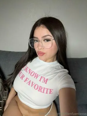 Hellenfuentesss Thumbnail Picture