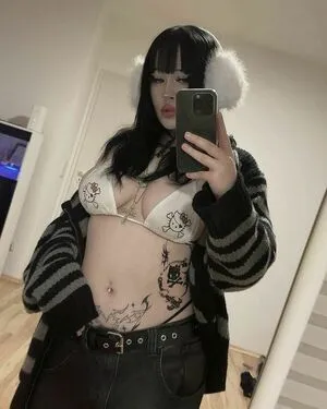 Hellok1ttyslvt Thumbnail Picture