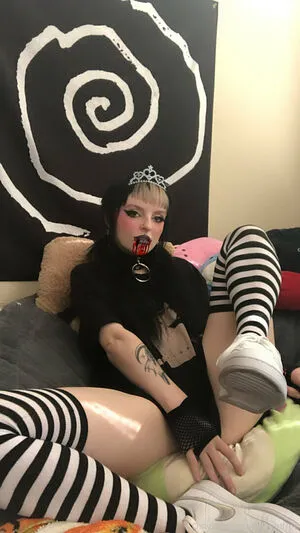 Hexgirlfree Thumbnail Picture