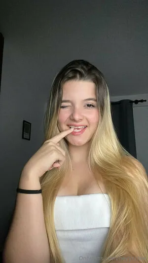 Heyychloe OnlyFans Leaked Free Thumbnail Picture - #DdJuOeiPV0