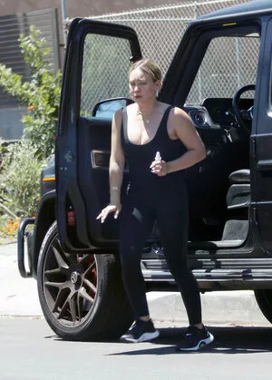 Hilary Duff OnlyFans Leaked Free Thumbnail Picture - #7SAaUBttly