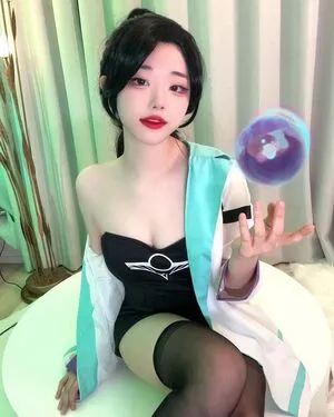 Hinachan01 Thumbnail Picture