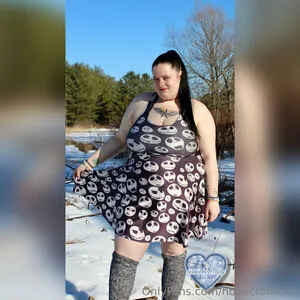 Hoeecronicles Thumbnail Picture