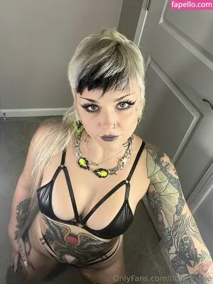 Holli Marie Thumbnail Picture